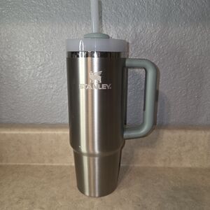 Stanley 30 oz Tumbler Stainless Steel W/Shale Accents EUC